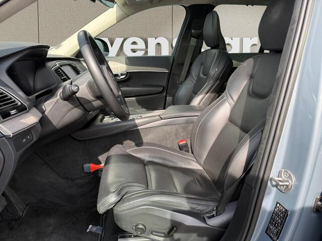 Volvo XC90 2.0 T8 Recharge AWD Ultimate Dark | Luchtvering | Extra getint glas | Trekhaak | Stoelverwarming en ventilatie |