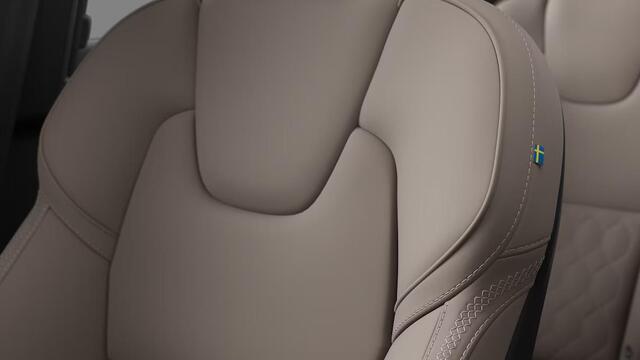 Volvo XC90 2.0 T8 Plug-in hybrid AWD Ultra Dark | Luchtvering | Getint Glas | Panorama Schuif/Kanteldak | Head-Up Display | Harman Kardon Premium Audio |