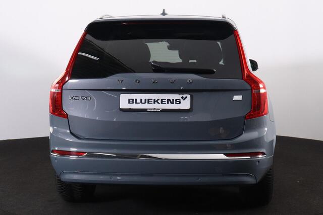 Volvo XC90 T8 Recharge AWD Ultimate Bright - LONG RANGE - Panorama/schuifdak - IntelliSafe Assist & Surround - 360º Camera - Harman/Kardon audio - Adaptieve LED koplampen - Verwarmde voorstoelen, stuur & achterbank - Parkeersensoren voor & achter - Elektr. bedienb. 