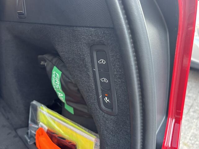 Volvo XC90 T8 AWD Inscription B&W Luchtvering HeadUp DAB 360 stoelventilatie
