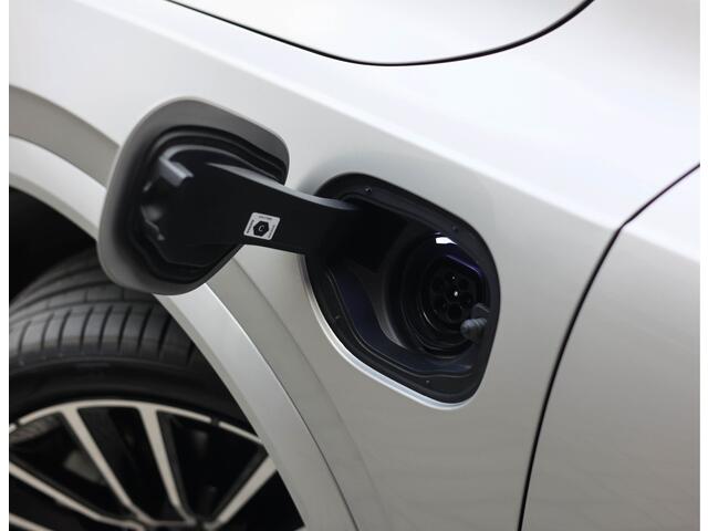 Volvo XC90 T8 AWD Ultra Dark | Pano - Trekhaak - B&W