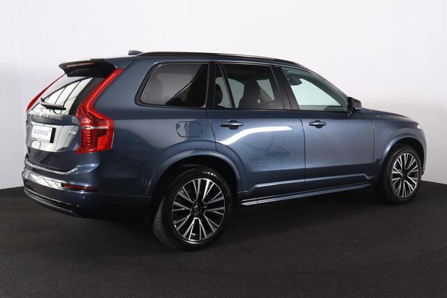 Volvo XC90 T8 Recharge AWD Plus Dark - LONG RANGE - IntelliSafe Assist & Surround - Harman/Kardon audio - Adaptieve LED koplampen - Parkeercamera achter - Verwarmde voorstoelen, stuur & achterbank - Parkeersensoren voor & achter - Elektr. bedienb. voorstoelen met ge
