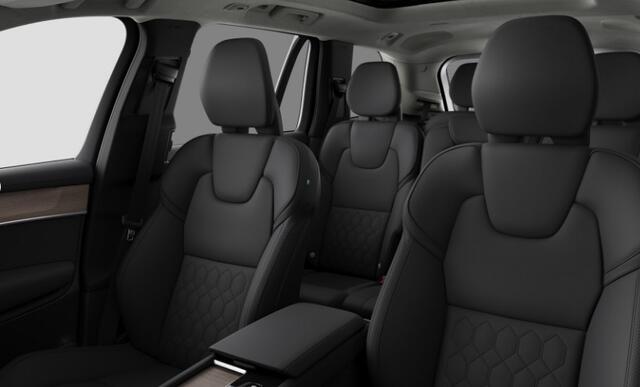 Volvo XC90 T8455PK Automaat Plug-in hybrid AWD Ultra Bright Luchtvering / Trekhaak / Panoramadak / Google services / Elektrisch bedienbare voorstoelen met geheugen / Stoelverwarming voor en achter