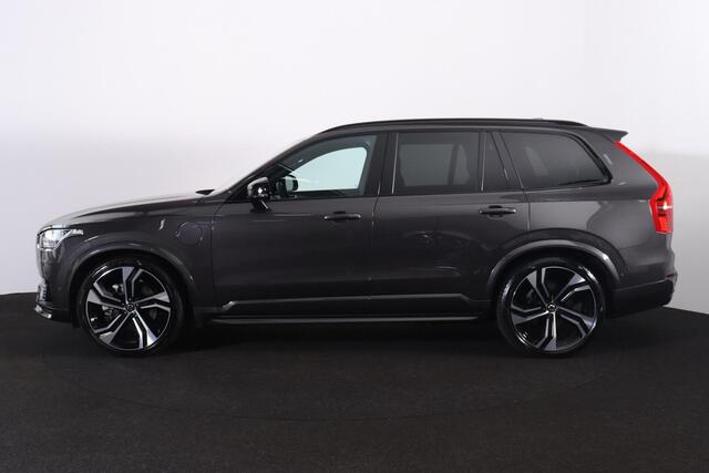 Volvo XC90 T8 Recharge AWD Ultra Dark - LONG RANGE - Luchtvering - Panorama/schuifdak - IntelliSafe Assist & Surround - 360º Camera - Adaptieve LED koplampen - Verwarmde voorstoelen, stuur & achterbank - Parkeersensoren voor & achter - Elektr. bedienb. voorstoelen m
