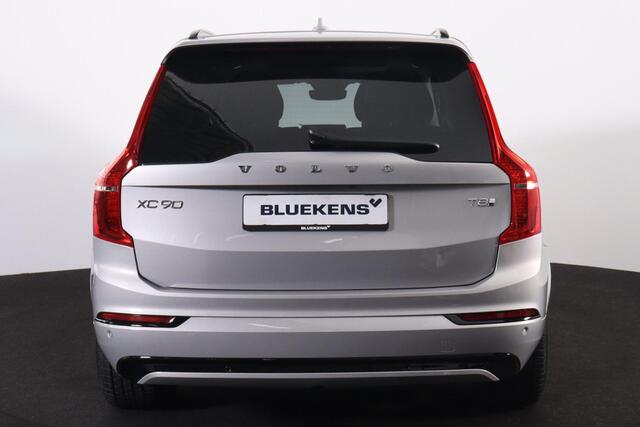 Volvo XC90 T8 Recharge AWD Ultra Dark - Luchtvering - Panorama/schuifdak - IntelliSafe Assist & Surround - 360º Camera - Bowers & Wilkins audio - Adaptieve LED koplampen - Verwarmde voorstoelen, stuur & achterbank - Parkeersensoren voor & achter - Elektr. bedienb. v