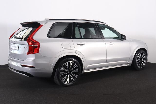Volvo XC90 T8 Recharge AWD Ultra Dark - Luchtvering - Panorama/schuifdak - IntelliSafe Assist & Surround - 360º Camera - Bowers & Wilkins audio - Adaptieve LED koplampen - Verwarmde voorstoelen, stuur & achterbank - Parkeersensoren voor & achter - Elektr. bedienb. v