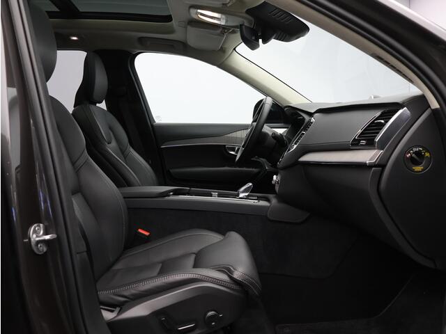 Volvo XC90 2.0 T8 Plug-in hybrid AWD Ultra Dark / Trekhaak / Luchtvering / Bowers & Wilkins Audio / Stoelventilatie / Massagestoelen / Head-Up Display / 360° camera / Pano. dak / Stoel+ Stuurwielverwarming / Verwarmbare Achterbank / Elek. verstelbare stoelen + geheu