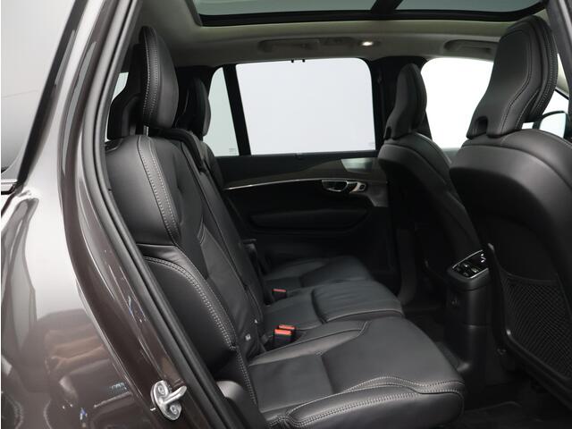 Volvo XC90 2.0 T8 Plug-in hybrid AWD Ultra Dark / Trekhaak / Luchtvering / Bowers & Wilkins Audio / Stoelventilatie / Massagestoelen / Head-Up Display / 360° camera / Pano. dak / Stoel+ Stuurwielverwarming / Verwarmbare Achterbank / Elek. verstelbare stoelen + geheu