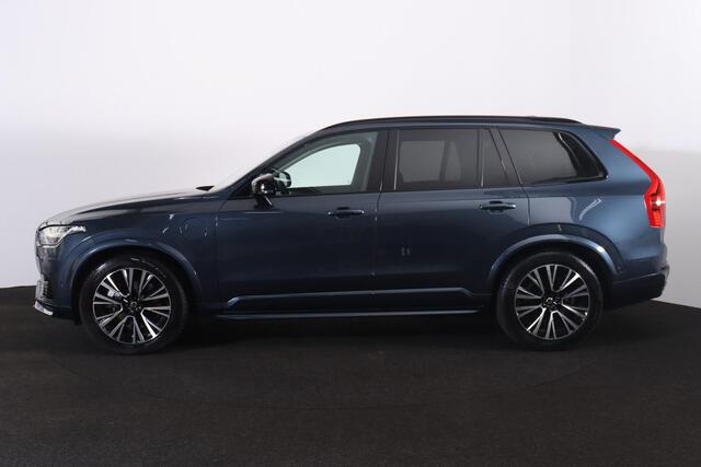 Volvo XC90 T8 Recharge AWD Ultra Dark - Luchtvering - Panorama/schuifdak - IntelliSafe Assist & Surround - 360º Camera - Adaptieve LED koplampen - Verwarmde voorstoelen, stuur & achterbank - Parkeersensoren voor & achter - Elektr. bedienb. voorstoelen met geheugen -
