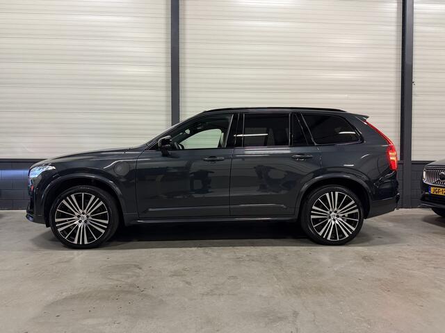 Volvo XC90 T8 Recharge AWD R-Design PANO/B&W/LUCHTVERING/TREKHAAK/HEAD-UP/360CAMERA/22"/NAPPA-LEER/ACC/PILOT-ASSIST/SAVILE-GREY/BLACK-STYLE EXTERIEUR/VOLLEDIG VOLVO DEALER HISTORIE
