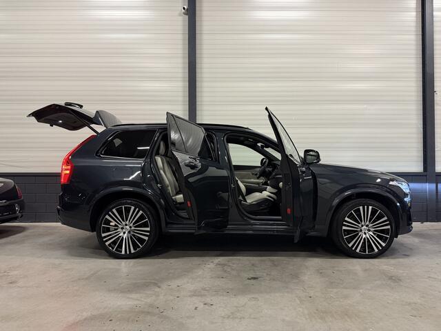 Volvo XC90 T8 Recharge AWD R-Design PANO/B&W/LUCHTVERING/TREKHAAK/HEAD-UP/360CAMERA/22"/NAPPA-LEER/ACC/PILOT-ASSIST/SAVILE-GREY/BLACK-STYLE EXTERIEUR/VOLLEDIG VOLVO DEALER HISTORIE