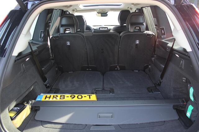 Volvo XC90 T8 445PK Plug-in hybrid AWD Ultra Dark | Luchtvering | Gelamineerde zijruiten | Bowers & Wilkins High End Audio | Massagefunctie voorstoelen | Semi Elektr Trekhaak |