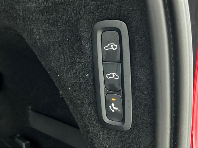 Volvo XC90 2.0 T8 AWD Utimate Dark | Leder | Luchtvering | Panoramadak | Tr