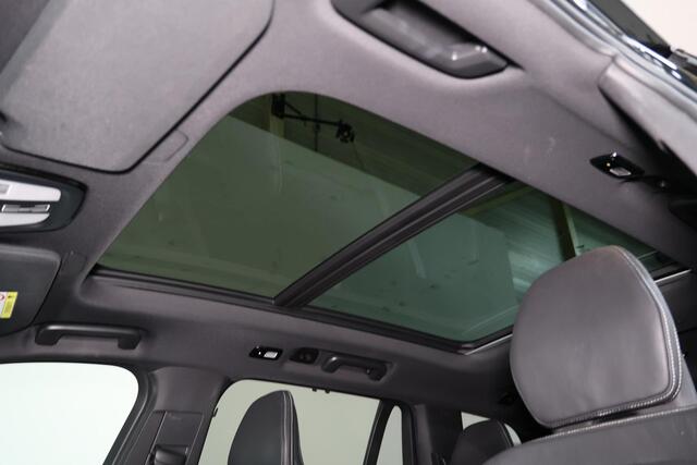 Volvo XC90 T8 Recharge AWD Ultra Dark - LONG RANGE - Luchtvering - Panorama/schuifdak - IntelliSafe Assist & Surround - 360º Camera - Adaptieve LED koplampen - Elektr. bedienb. voorstoelen met geheugen - Parkeersensoren voor & achter - Head up display - Draadloze te