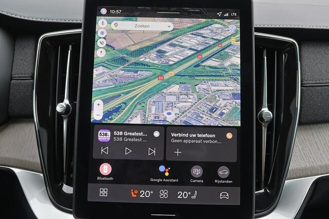 Volvo XC90 T8 Recharge AWD Ultra Dark - LONG RANGE - Luchtvering - Panorama/schuifdak - IntelliSafe Assist & Surround - 360º Camera - Verwarmde voorstoelen, stuur & achterbank - Parkeersensoren voor & achter - Elektr. bedienb. voorstoelen met geheugen - Head up disp