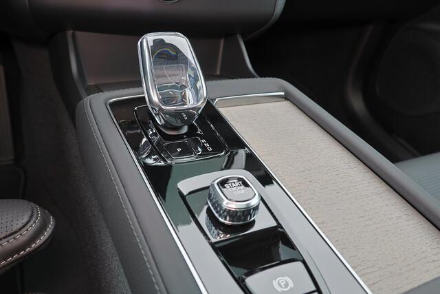 Volvo XC90 T8 Recharge AWD Ultra Dark - LONG RANGE - Luchtvering - Panorama/schuifdak - IntelliSafe Assist & Surround - 360º Camera - Verwarmde voorstoelen, stuur & achterbank - Parkeersensoren voor & achter - Elektr. bedienb. voorstoelen met geheugen - Head up disp