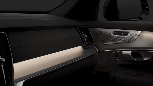 Volvo XC90 2.0 T8 Plug-in hybrid AWD Ultra Black Edition | Luchtvering | Bowers & Wilkins | Massage stoelen | Stoel + Stuur verwarming | Stoel koeling | Panorama schuif dak |