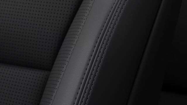 Volvo XC90 2.0 T8 Plug-in hybrid AWD Ultra Black Edition | Luchtvering | Bowers & Wilkins | Massage stoelen | Stoel + Stuur verwarming | Stoel koeling | Panorama schuif dak |